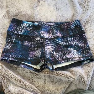 Fleo shorts in Midnight Oil